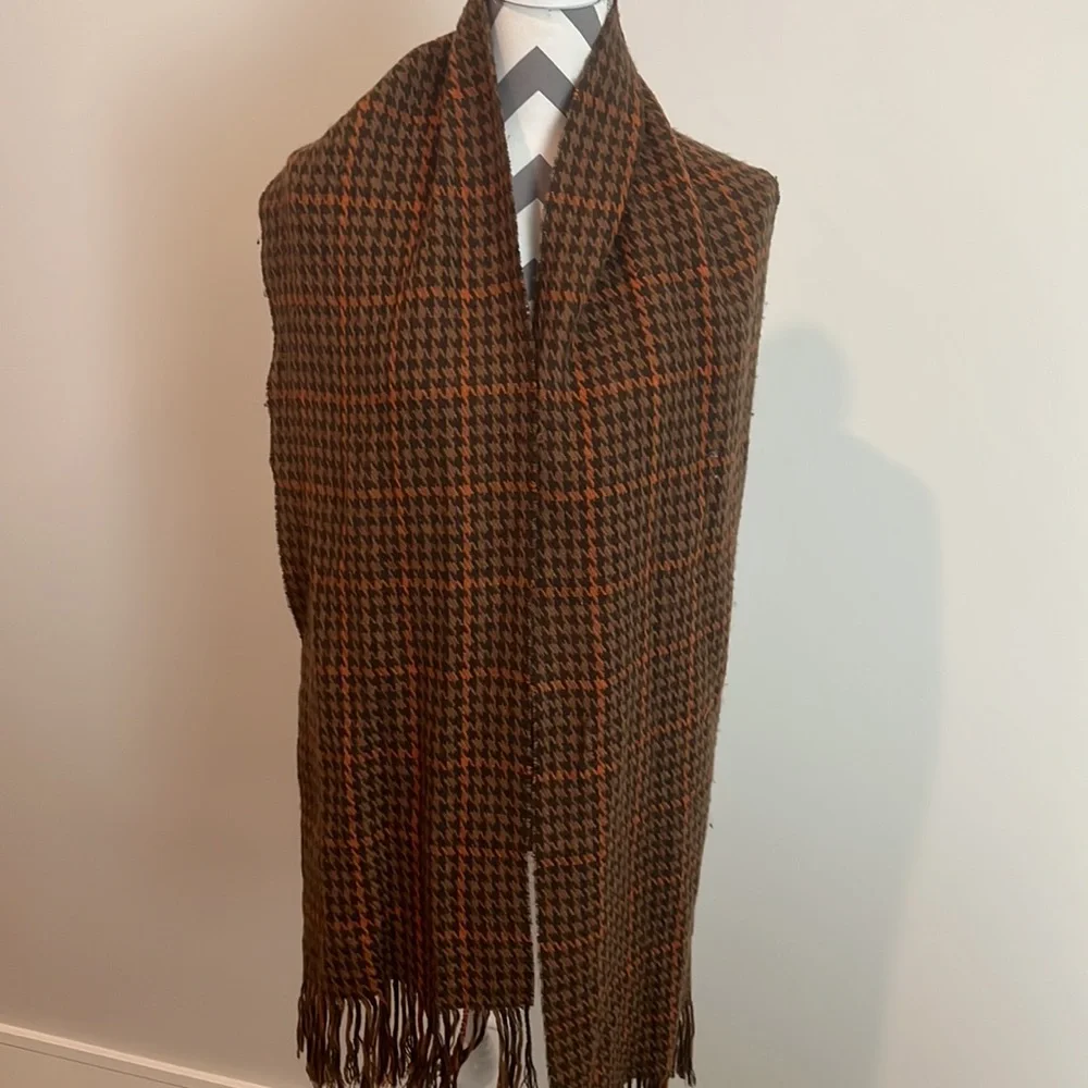 Fall Scarf 🍁 - Picture 3 of 4